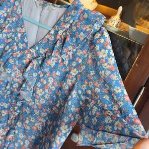 India Authentic Lined Blue Chiffon Floral V Blouse From Delhi